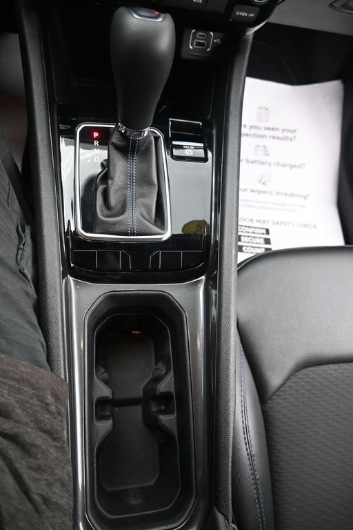 Used 2022 Gray Jeep Latitude image 17