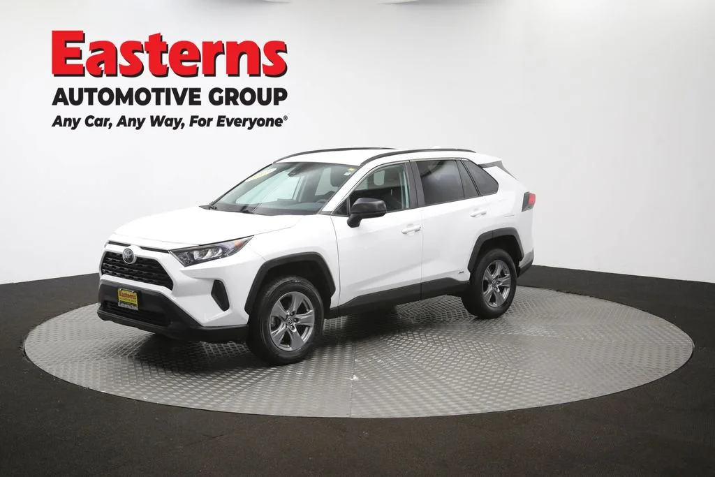 Used 2022 White Toyota LE image 57