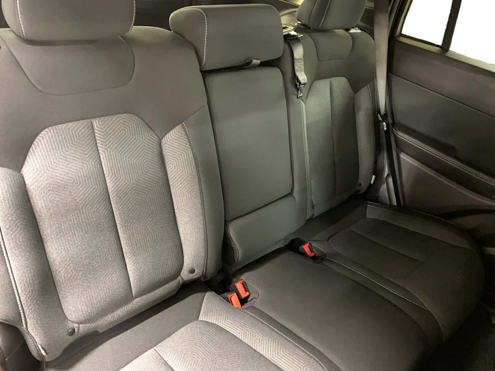New 2026 Diamond Black Crystal Pearl Jeep Laredo image 18