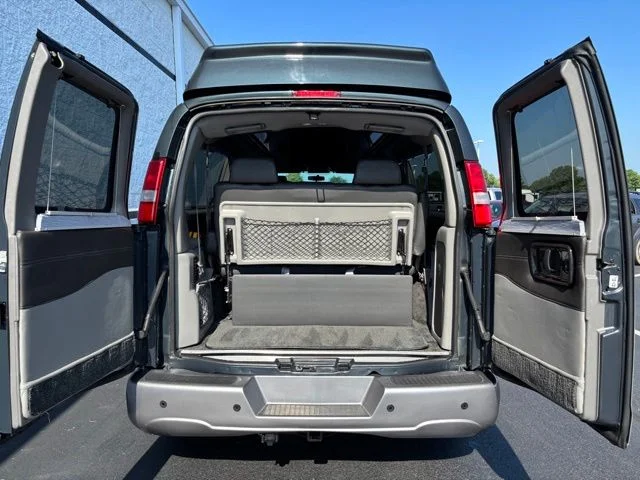 Used 2017 Dark Slate Metallic GMC Explorer Limited SE image 10