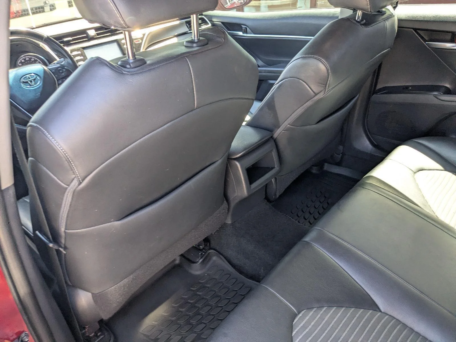 2018 Toyota Camry SE - Photo 13