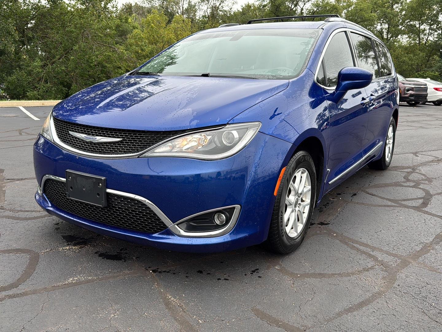 Used 2020 Ocean Blue Metallic Chrysler Touring L image 1