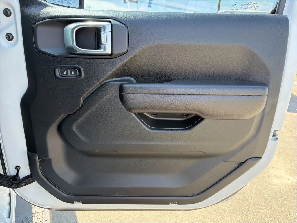 Used 2018 White Jeep Unlimited Sport S image 22