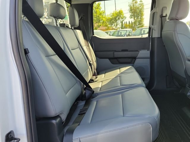 New 2026 Oxford White Ford F-550® XL image 18