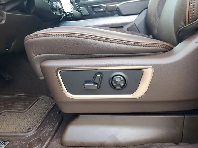 New 2026 Diamond Black Crystal Pearl-Coat Exterior Paint RAM Limited image 17