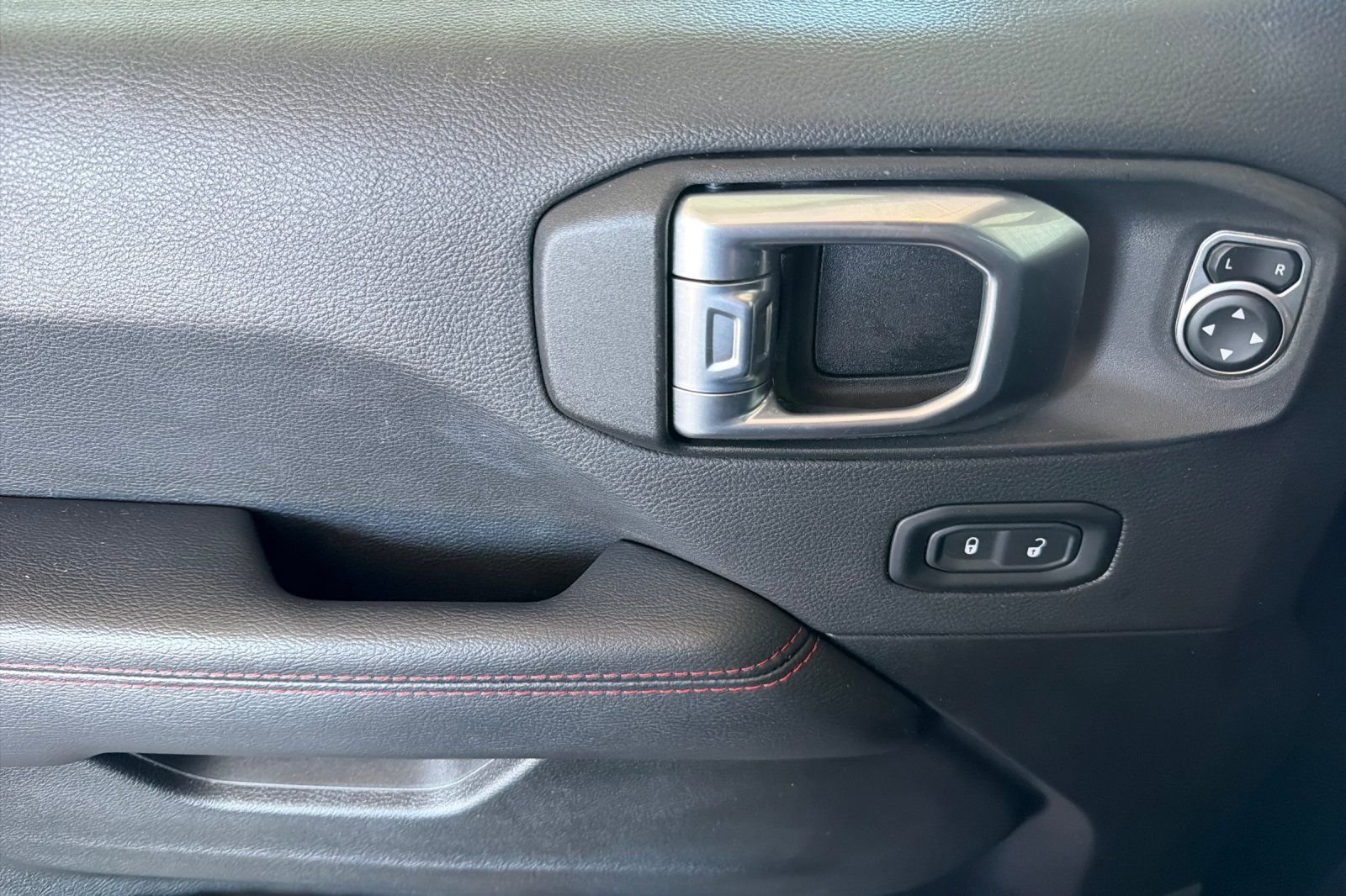 Used 2021 Black Jeep Unlimited Rubicon image 10