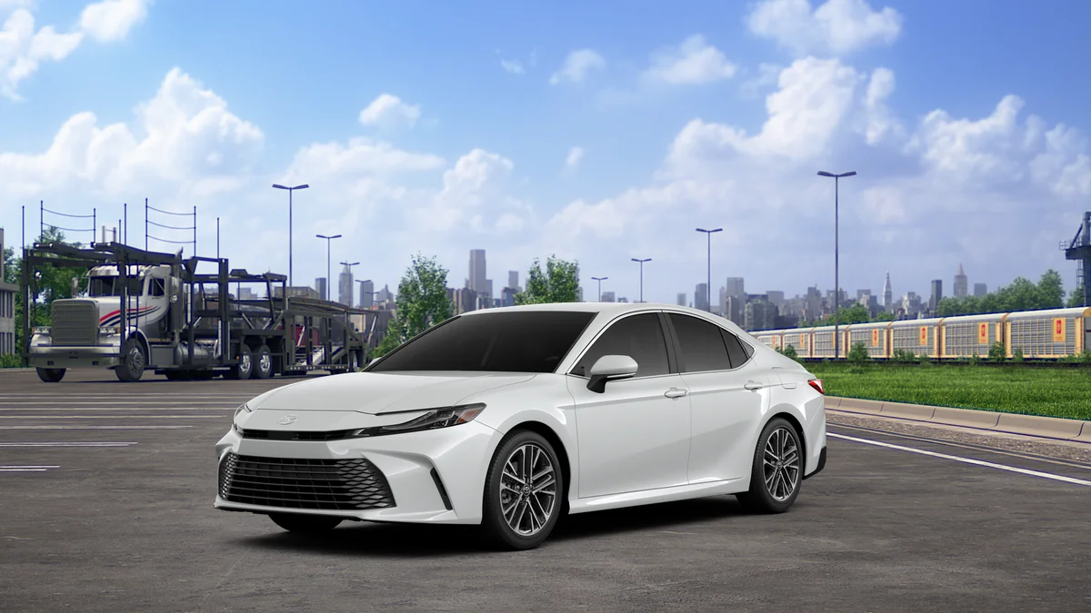 2026 Toyota Camry XLE Hybrid's photo
