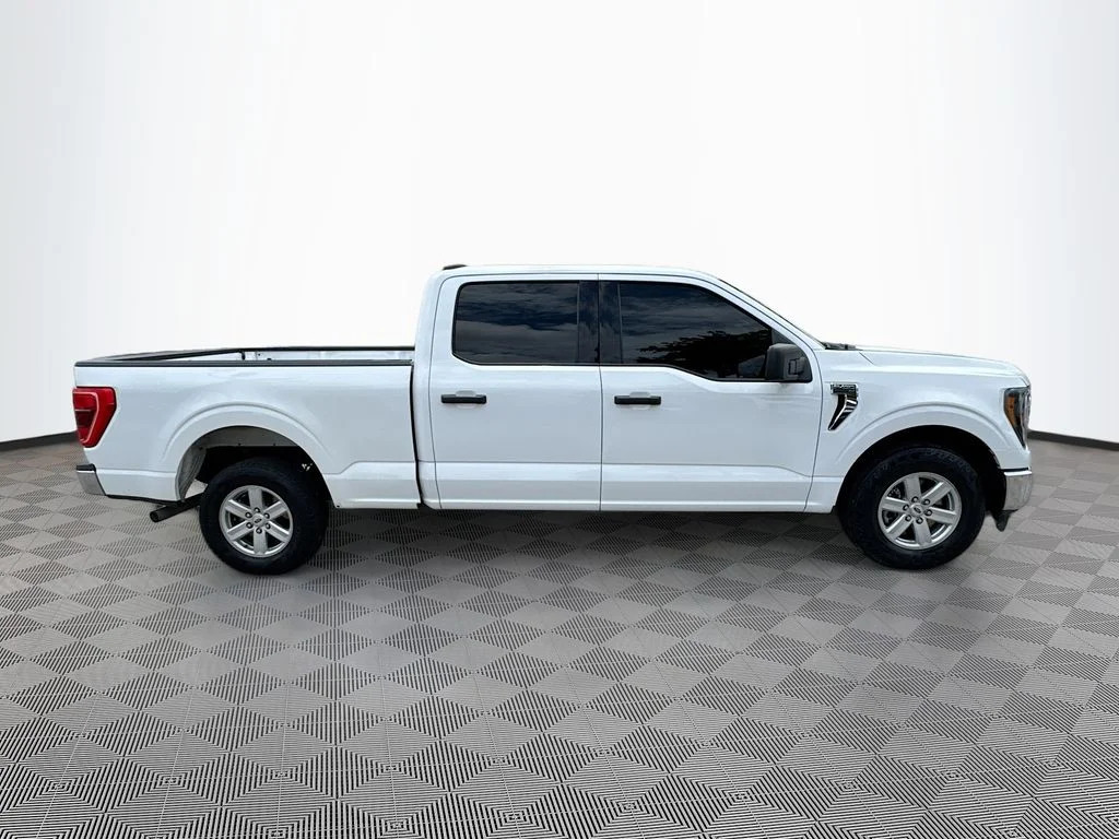Used 2023 White Ford XLT image 5