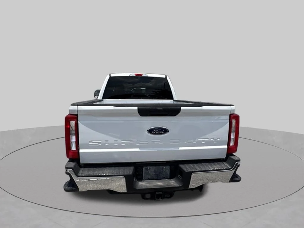 Used 2025 White Ford XLT image 4