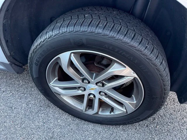 Used 2017 Silver Chevrolet Premier image 5