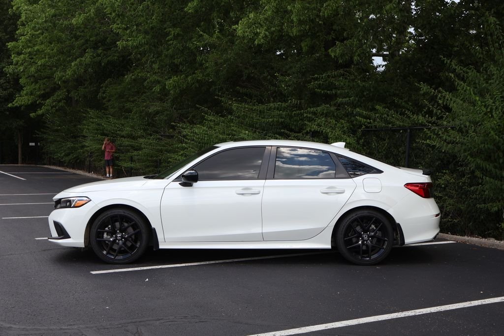 Used 2024 White Honda Base image 4