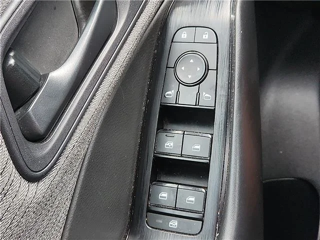 Used 2023 Gray Nissan S image 17