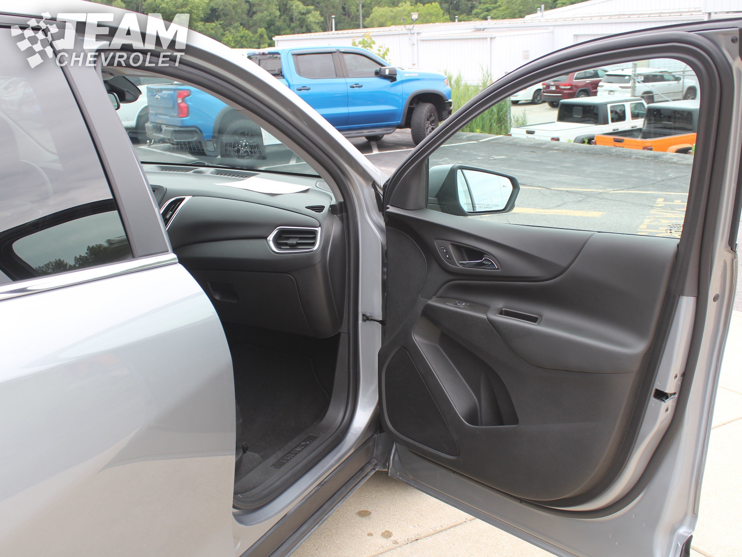 Used 2024 Sterling Gray Metallic Chevrolet LT image 27