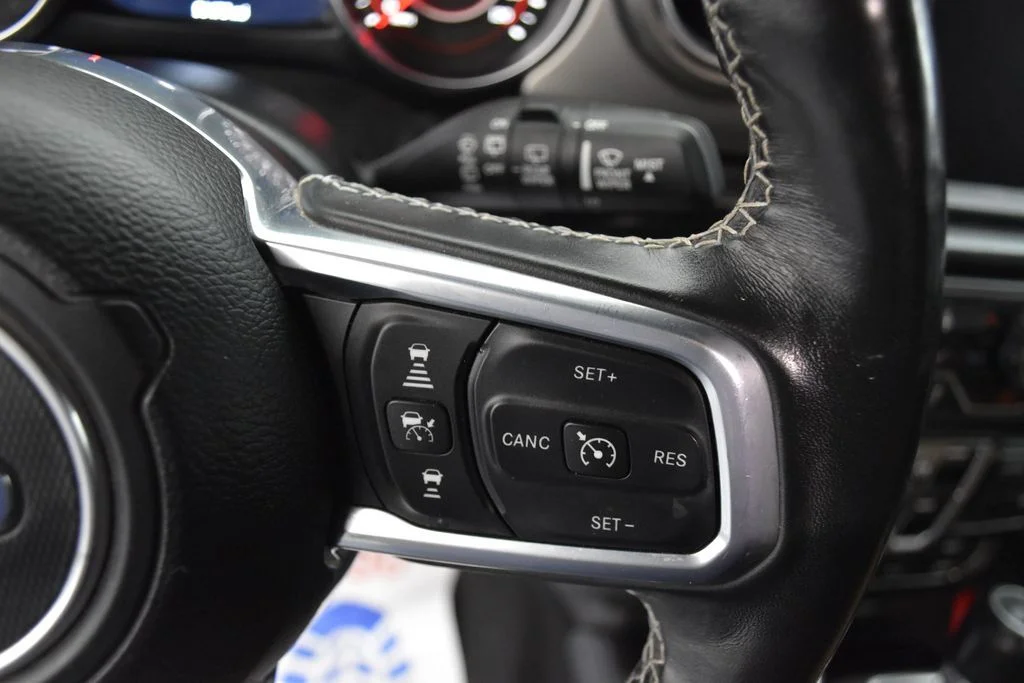 Used 2021 White Jeep Unlimited Rubicon image 10