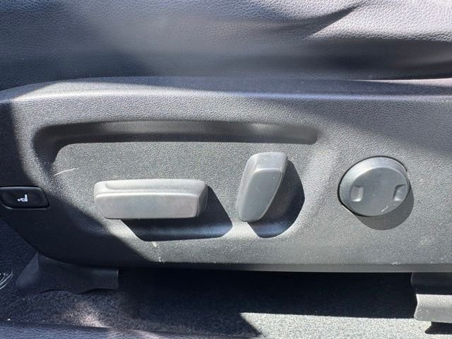 Used 2019 Midnight Black Metallic Toyota XLE image 19