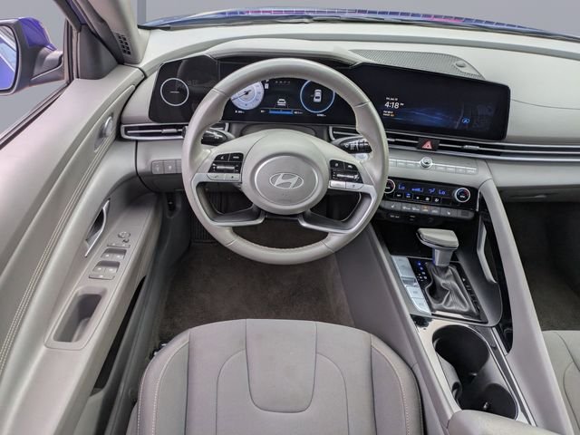 Used 2025 Blue Hyundai SEL Convenience image 17