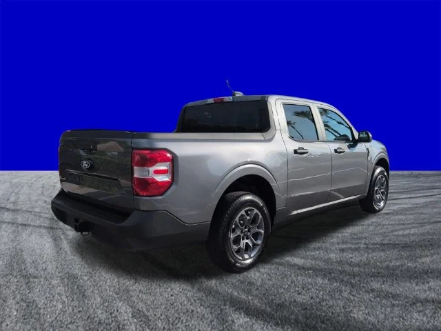 New 2026 Carbonized Gray Metallic Ford XLT image 4
