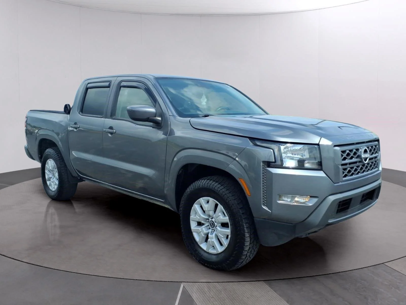 Used 2022 Gun Metallic Nissan SV image 7