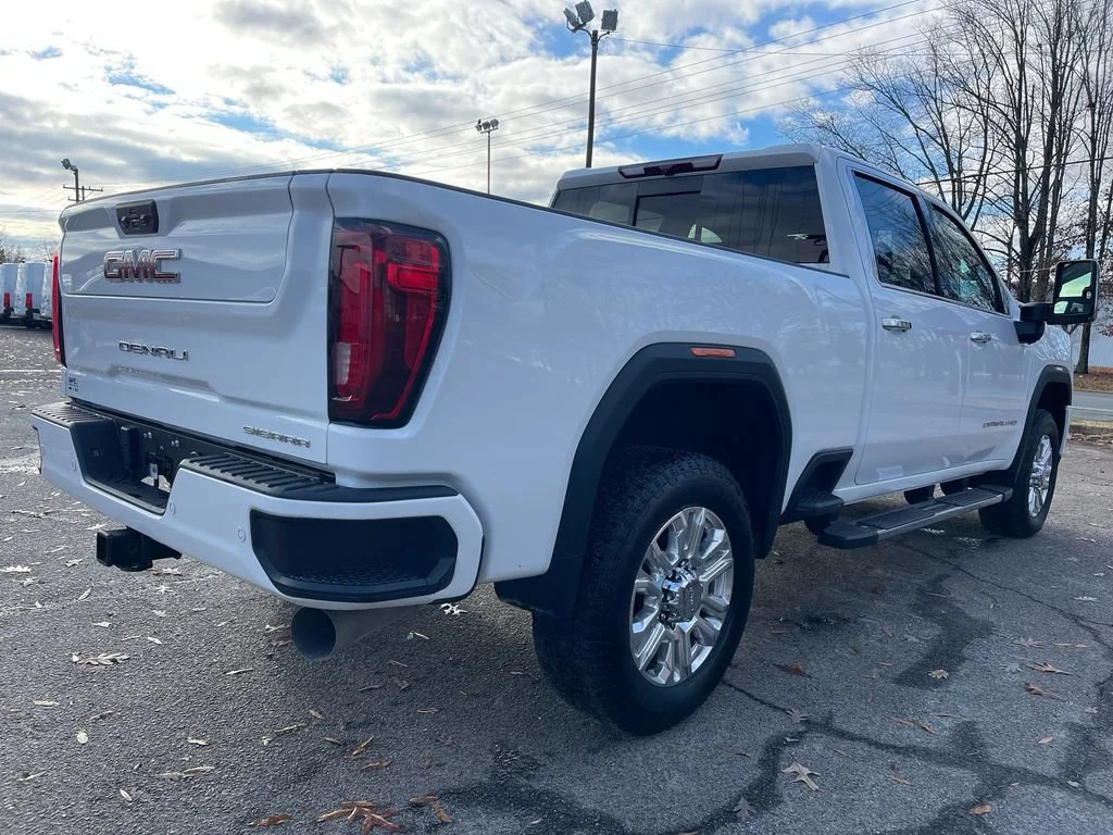 Used 2022 Summit White GMC Denali image 5