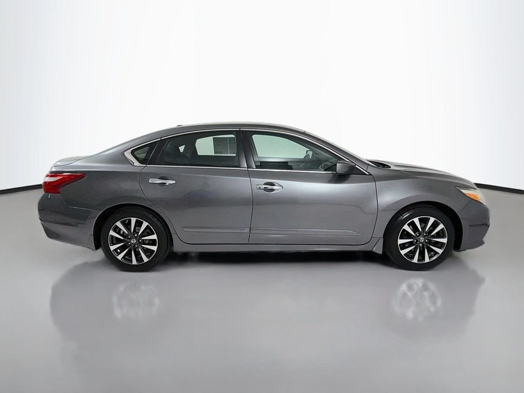 Used 2016 Gun Metallic Nissan 4dr Sedan I4 2.5 SV image 8