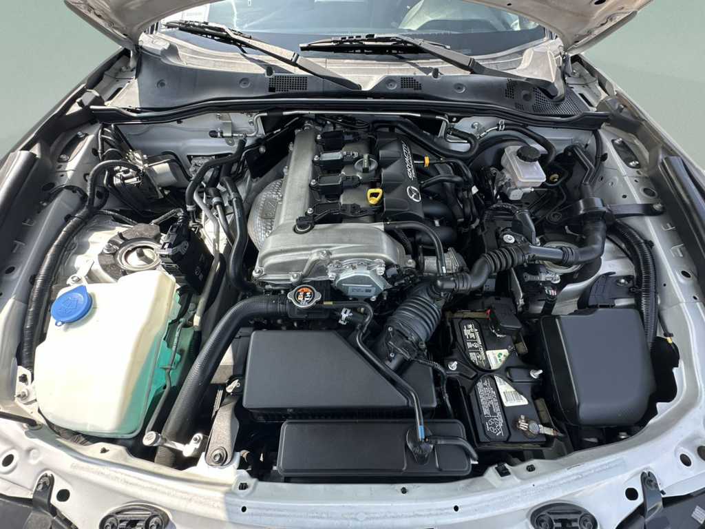 Used 2016 White Mazda Grand Touring image 36