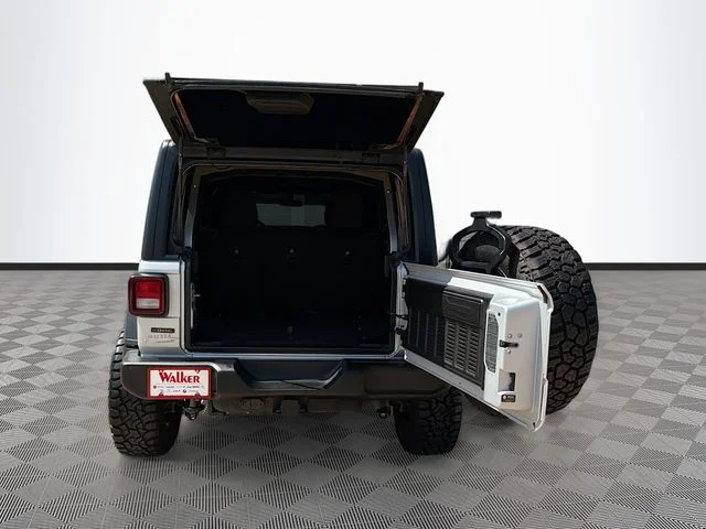 Used 2022 Silver Jeep Unlimited Sport Altitude image 30
