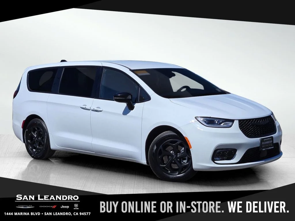 2024 Chrysler Pacifica Hybrid Select S-Appearance PHEV's photo