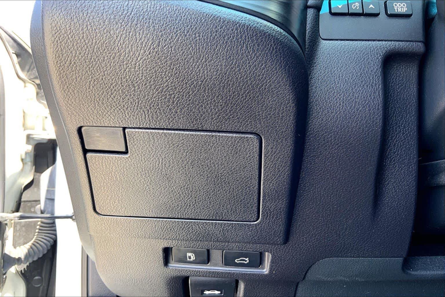 Used 2019 Eminent White Pearl Lexus  image 33