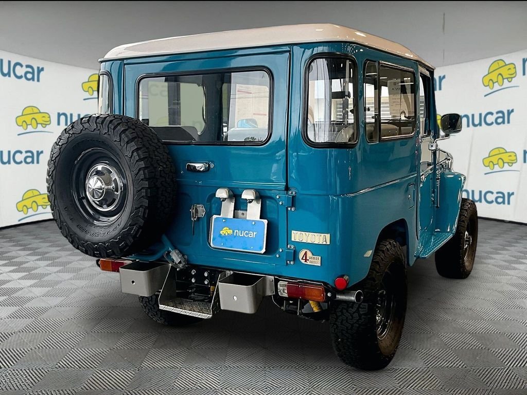 Used 1980 Blue Toyota  image 6