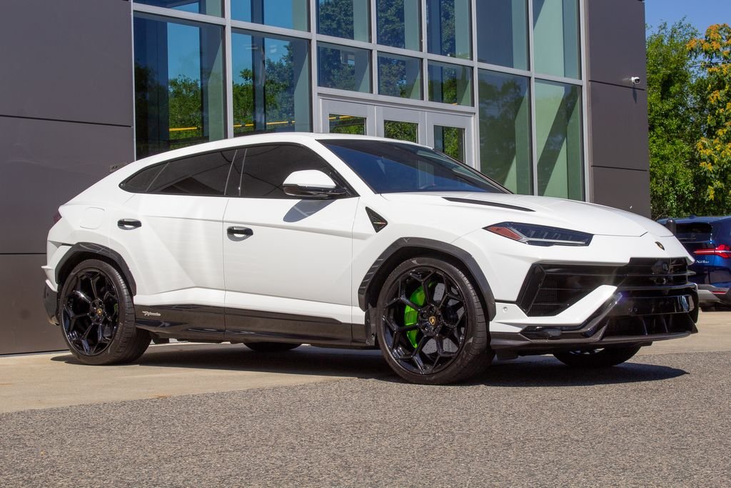 Used 2024 White Lamborghini Performante image 3