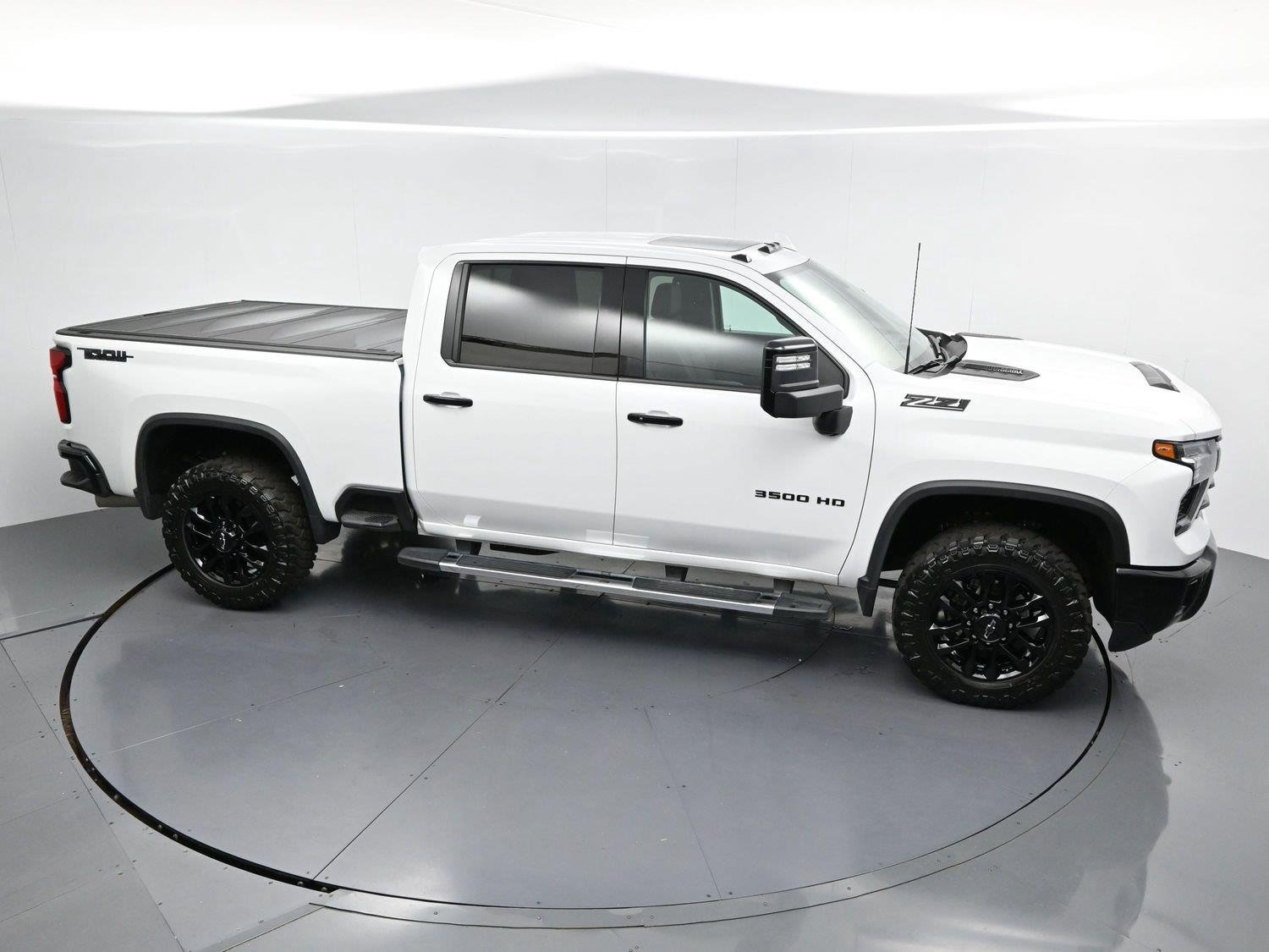 Used 2026 Summit White Chevrolet LTZ image 41