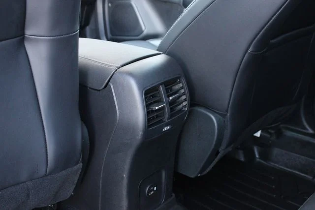 Used 2020 Blue Ford SEL image 24