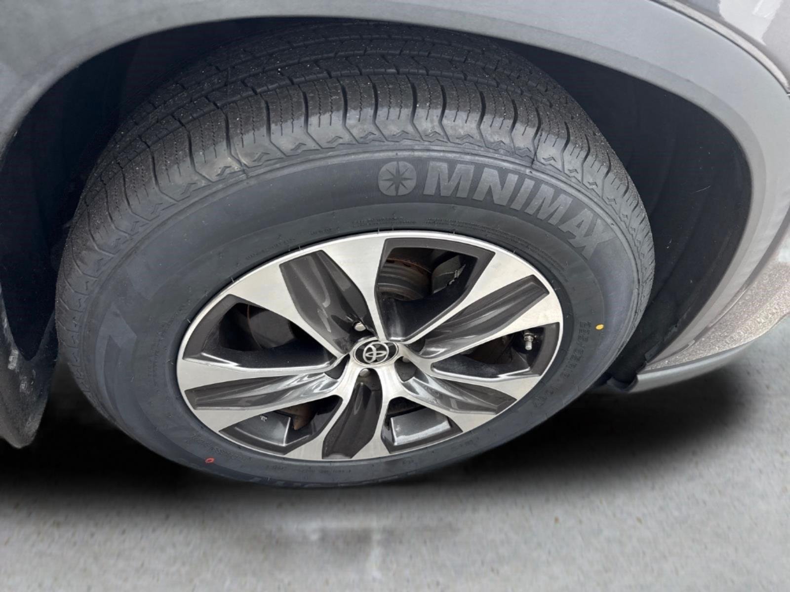 Used 2021 Magnetic Gray Metallic Toyota XLE image 21