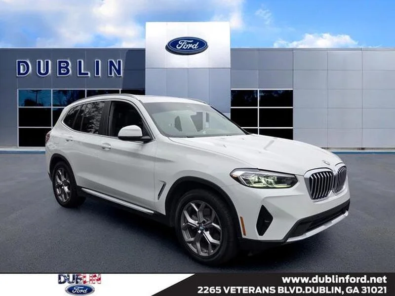 Used 2022 Alpine White BMW xDrive30i image 1