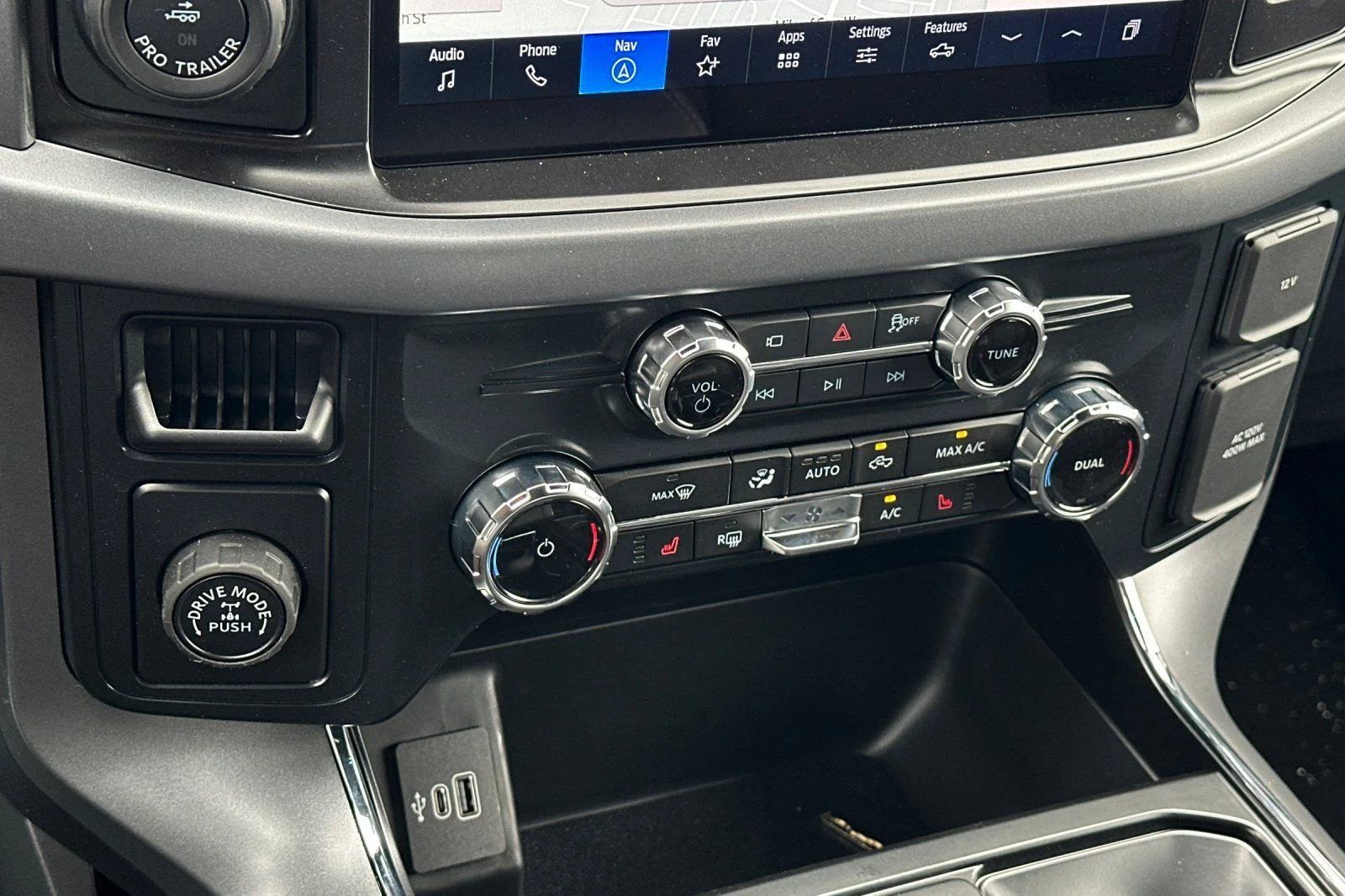 New 2026 Carbonized Gray Metallic Ford XLT image 16