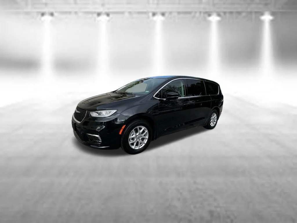 Used 2023 Chrysler Pacifica Touring L with VIN 2C4RC1BG3PR534236 for sale in North Miami Beach, FL