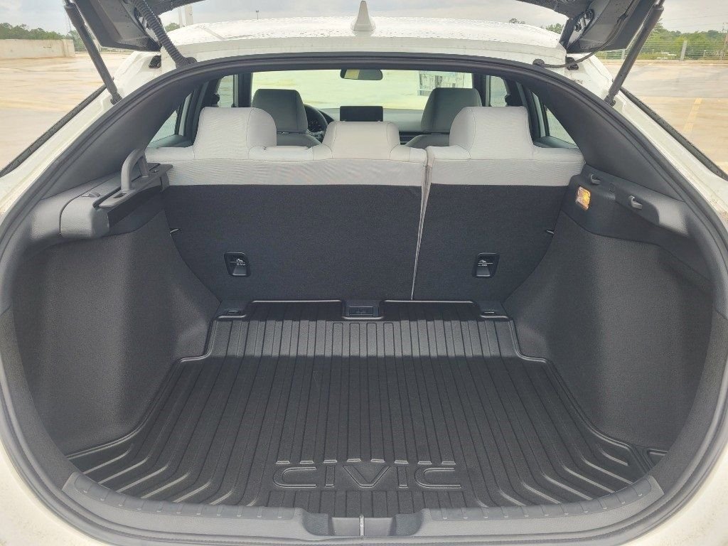 2025 Honda Civic Hatchback Sport - Photo 17