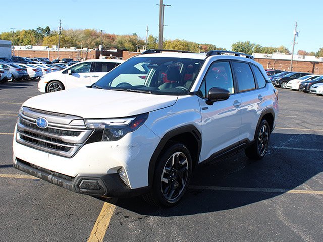 Used 2025 Crystal White Pearl Subaru Premium image 2