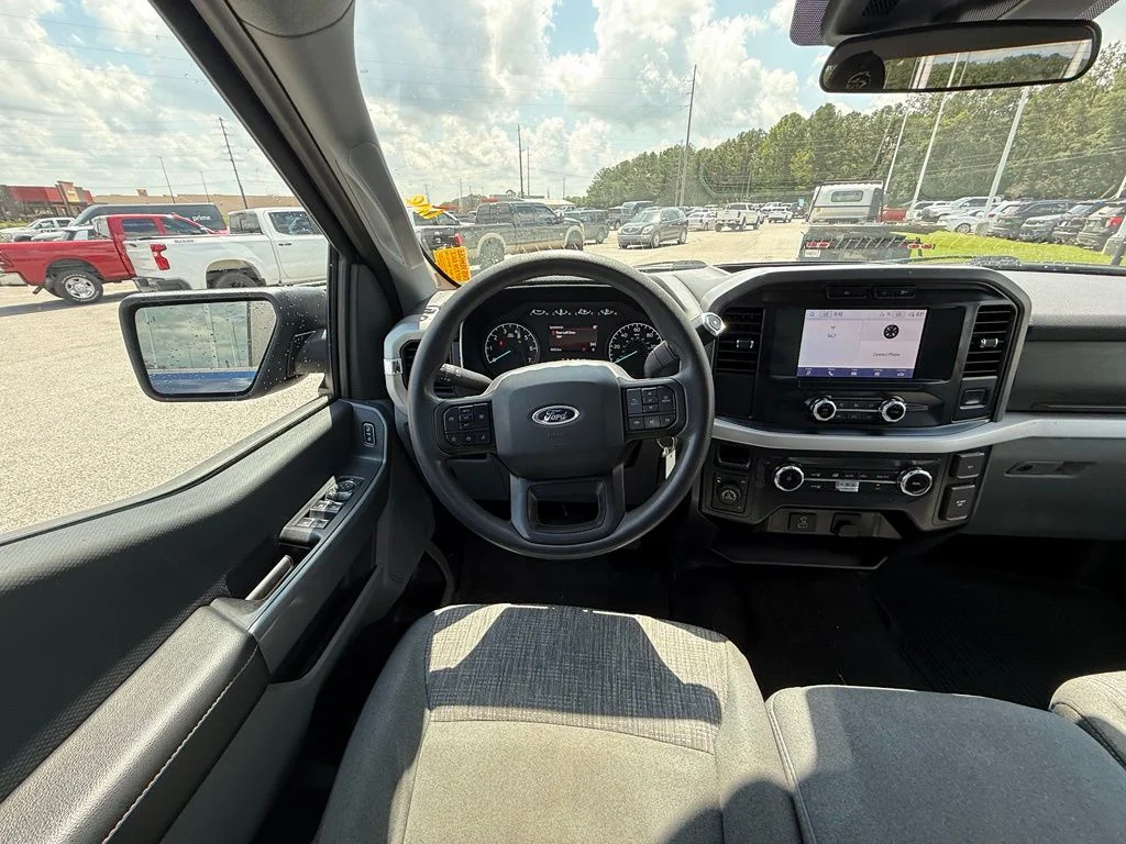 Used 2023 Blue Ford XLT image 8