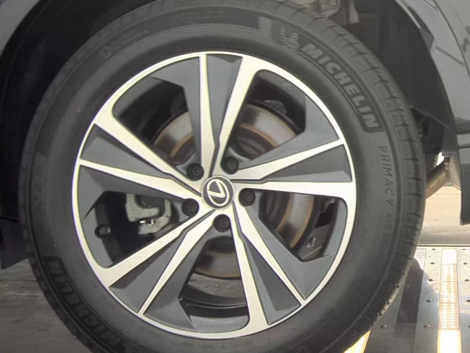 Used 2023 Black Lexus 350 Premium image 12