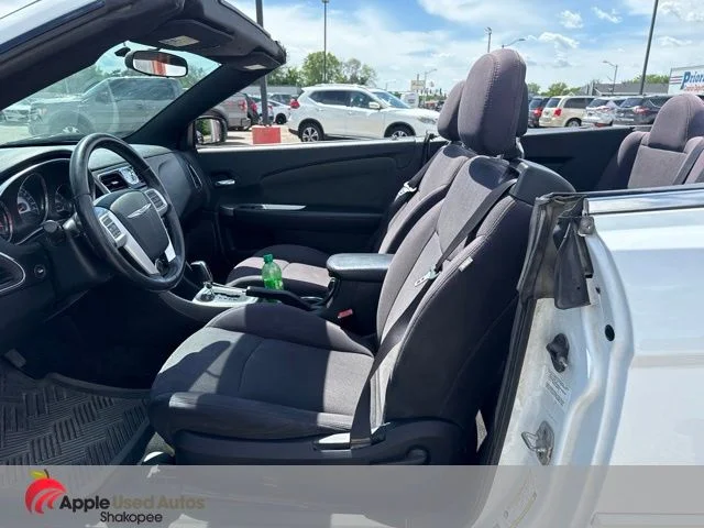 Used 2012 White Chrysler Touring image 7