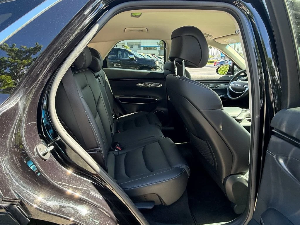 Used 2025 Black Genesis 2.5T image 16