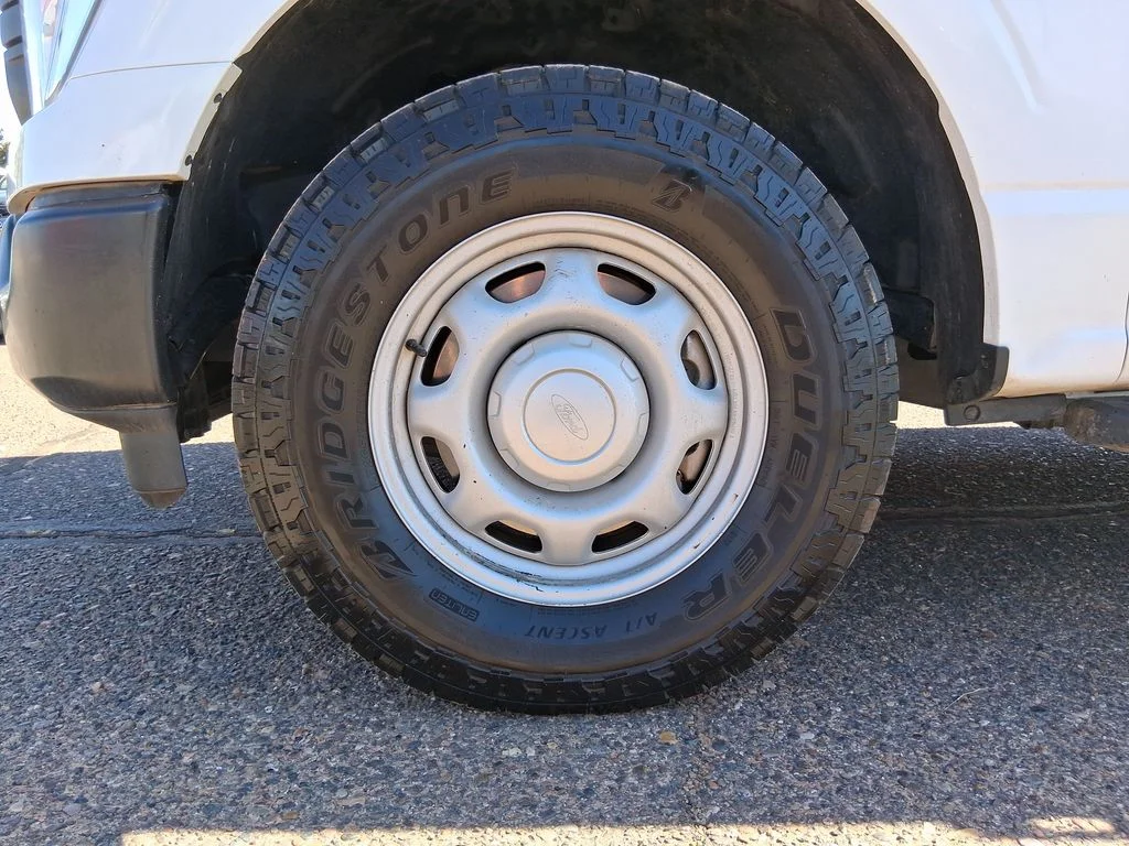 Used 2022 Oxford White Ford XL image 23