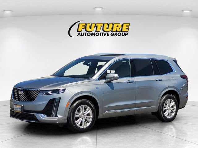 Used 2024 Silver Cadillac Luxury image 5