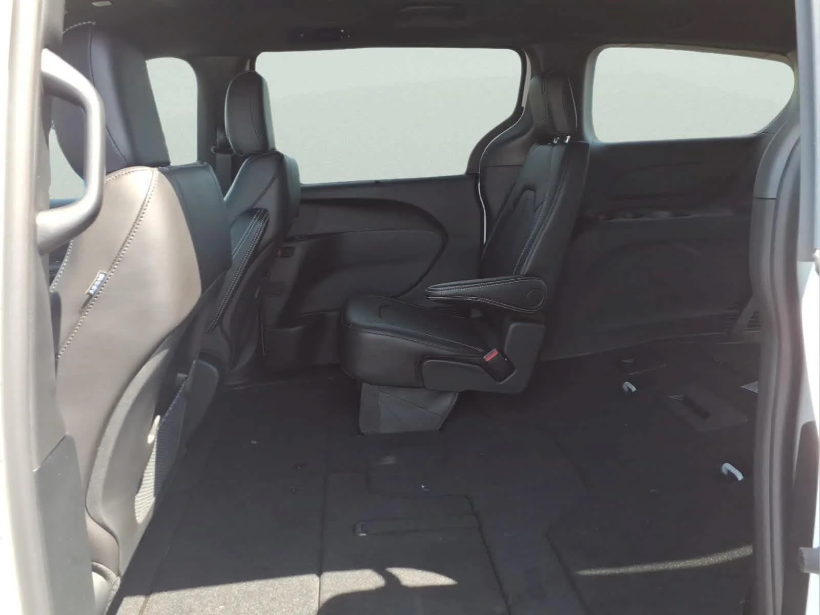 New 2026 Bright White Clearcoat Chrysler LX image 15