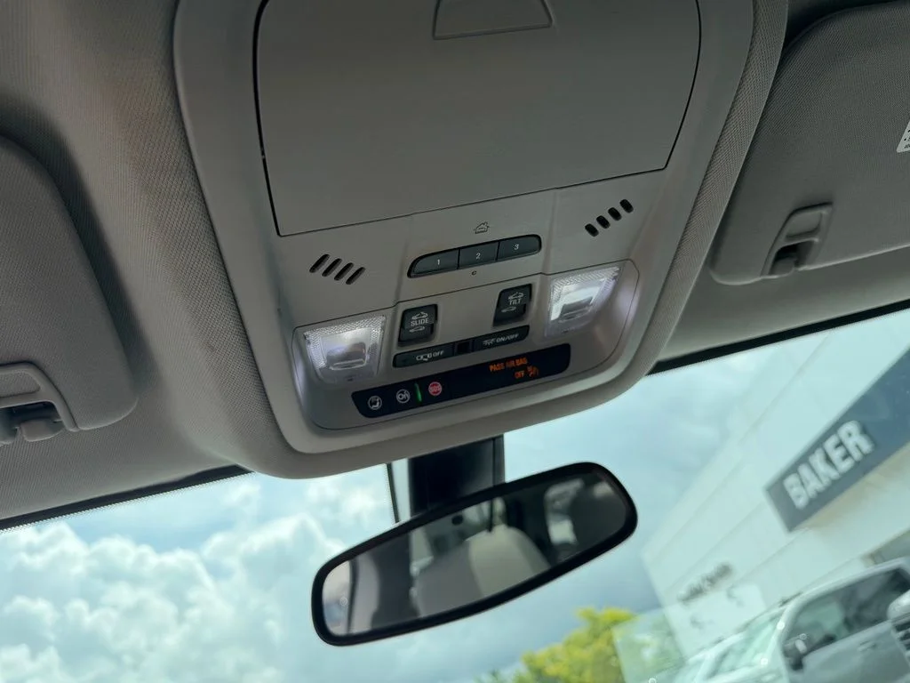 Used 2020 White Frost GMC SLT image 14