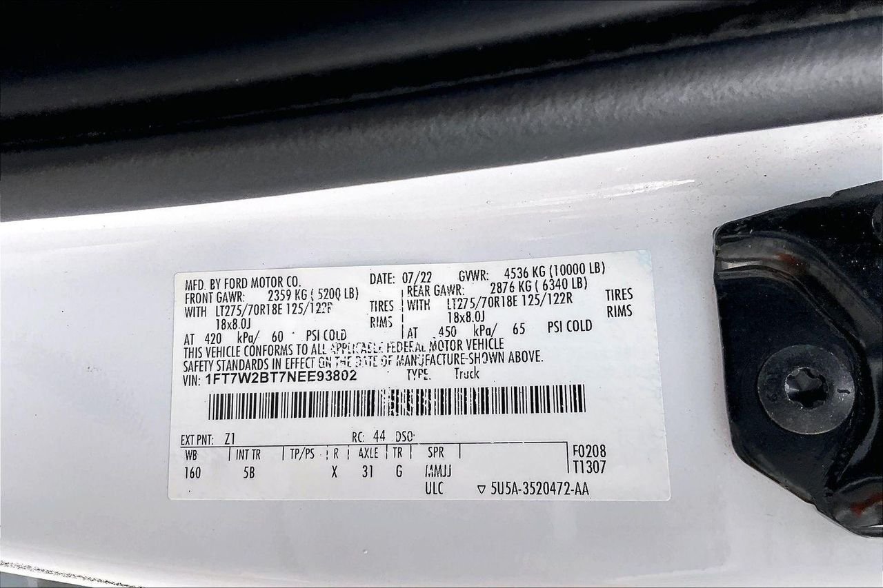 Used 2022 OXFORD WHITE Ford LARIAT image 22