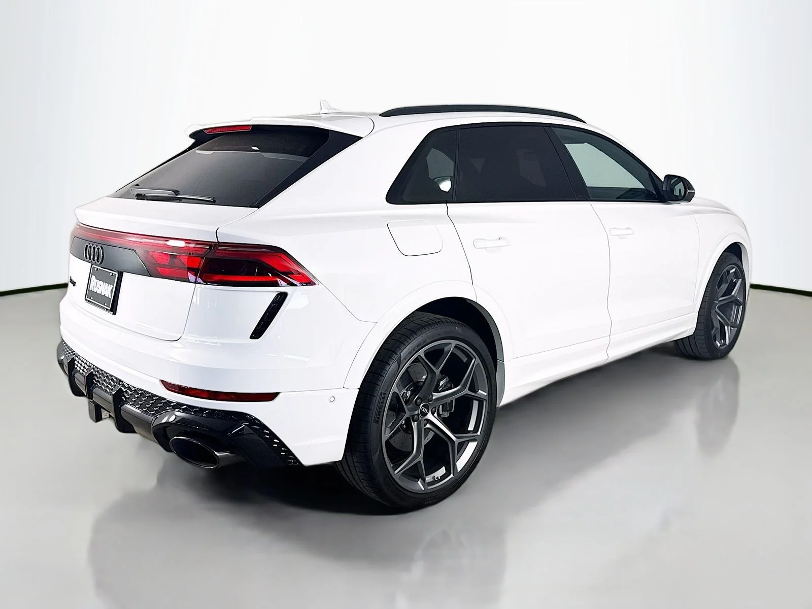New 2025 White Audi 4.0T image 7