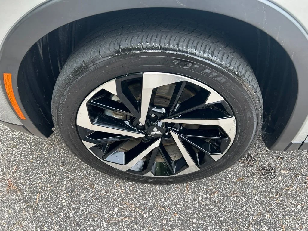 Used 2024 Black Mitsubishi SE image 12