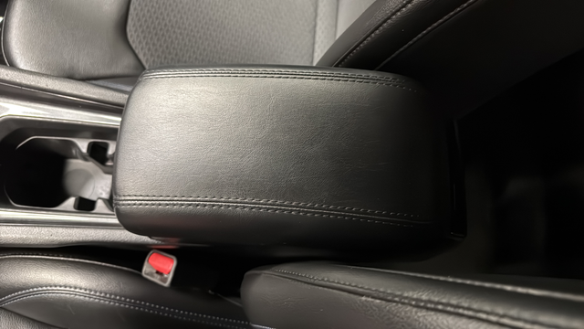 Used 2023 Granite Crystal Metallic Clearcoat Jeep Latitude image 19
